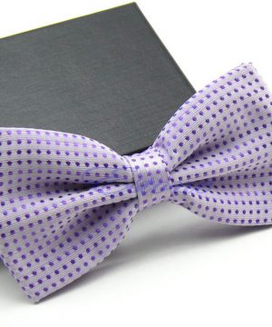 Elegantný spoločenský motýlik s bodkami vo fialovej farbe
