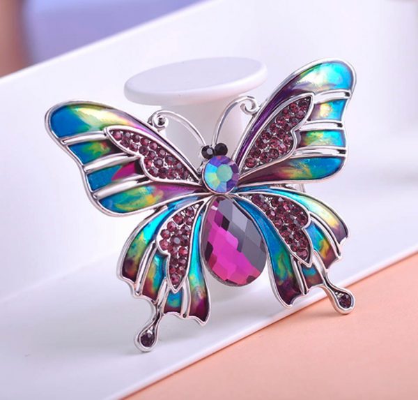 Moderná brošňa v tvare motýľa s rakúskymi kryštáľmiModerná brošňa v tvare motýľa s rakúskymi kryštáľmi