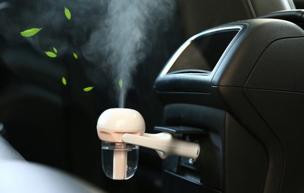 Mini zvlhčovač vzduchu a aromatherapy voňavka do auta