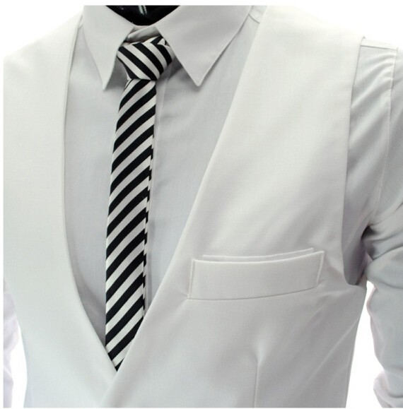 Luxusná pánska vesta ku obleku v bielej farbe