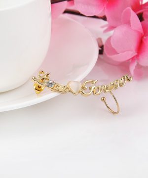 Piercing náušnica s nápisom LOVE FOREVER v zlate farbe