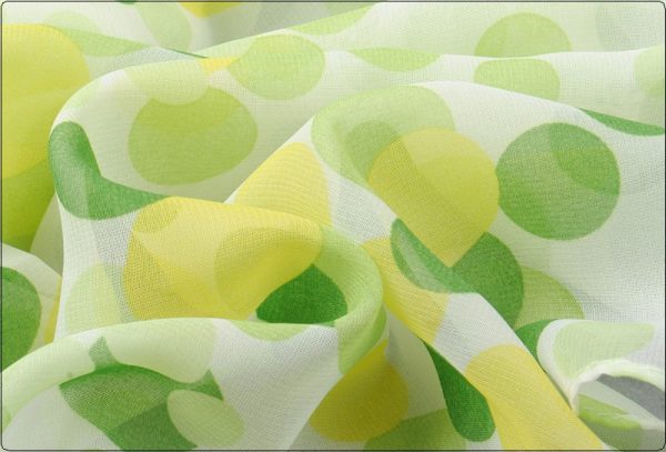 Elegantný šál s bodkami v zelenej farbe