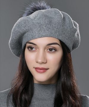 Dámska baretka so vzorom z kašmíru a bavlny s brmbolcom