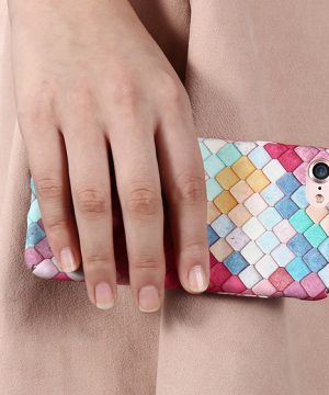 Farebný obal z tvrdeného plastu na iPhone s jemnou štruktúrou