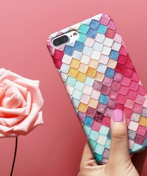 Farebný obal z tvrdeného plastu na iPhone s jemnou štruktúrou