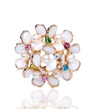 Luxusná zlatá brošňa s tvare kytice s perlami a farebnými kryštálikmi