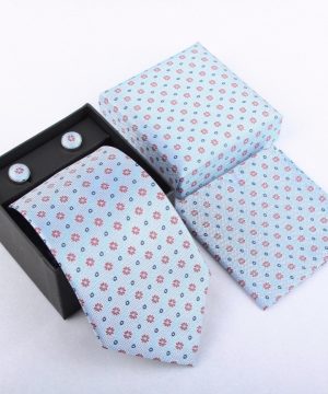 Luxusný kravatový set v svetlo modrej farbe s kvietkami