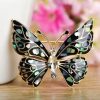 Luxusná brošňa na šaty v tvare čierneho motýľa zo smaltu