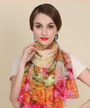 Exkluzívny veľký hodvábny šál s farebnými kvetinami