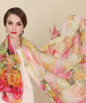Exkluzívny veľký hodvábny šál s farebnými kvetinami