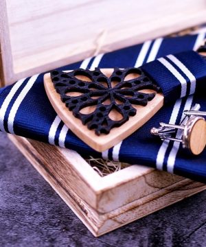 Motýlikový set dvoj-vrstvový - drevený motýlik + brošňa + manžety + vreckovka