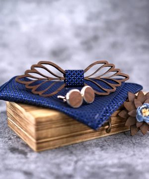 Vyrezávaný motýlikový set - drevený motýlik + brošňa + manžety + vreckovka