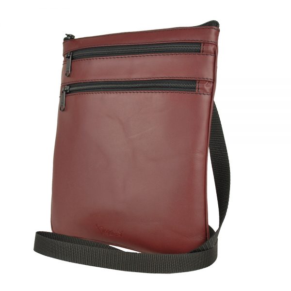 Luxusná kožená taška, viacúčelové púzdro. Kožené tašky (etuje) sú modernou a obľúbenou alternatívou k batohom do školy a do práce