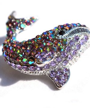 Prepracovaná brošňa na šaty v tvare veľryby z malých kryštálikov