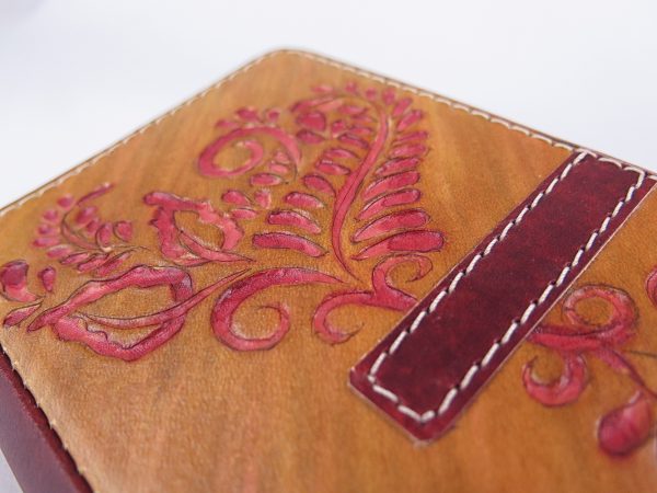 Ručne vytvarovaný, vyrezávaný a reliéfny kožený zápisník - Gold Ancient