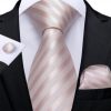 Luxusný set - kravata, manžety a vreckovka so staro-ružovým vzorom