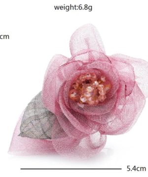 Nádherná brošňa na šaty v tvare kvetu z textílie a kryštálikov