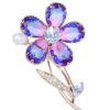 Luxusná brošňa na šaty v tvare kvetiny s perlou a krištáľmi