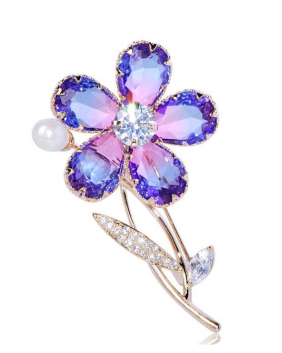 Luxusná brošňa na šaty v tvare kvetiny s perlou a krištáľmi