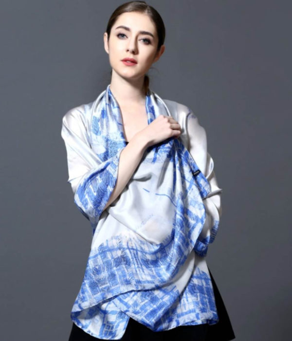Kvalitný hodvábny šál so sivo-modrým vzorom, 175 x 90 cm