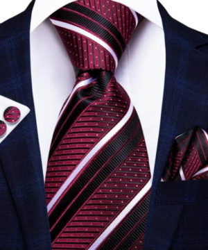 Kravatový set s bordovým vzorom ( kravata + vreckovka + manžety )