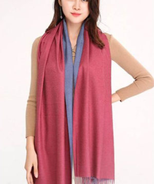 Kvalitný dvojfarebný kašmírový šál v bordovo-fialovej farbe