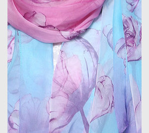 Veľký luxusný hodvábny šál s ružovo - fialovým motívom