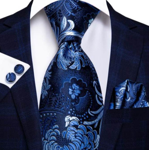 Prepracovaná kravatová sada s modrým ornamentom