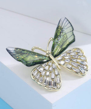 Luxusná brošňa na šaty v tvare zeleného motýľa