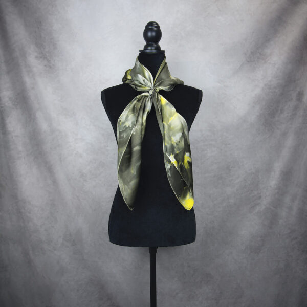 Luxusná hodvábna šatka LIMITED_117, Výroba na Slovensku, 90 x 90cm - Image 4