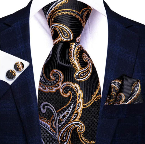 Kravatová sada so zlatým ornamentom ( kravata + manžety + vreckovka )