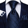 Kravatový set s modrým vzorom ( kravata + manžety + vreckovka )