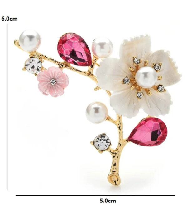 Luxusná brošňa na šaty v podobe kvetov čerešne s kryštálmi