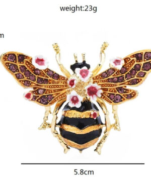Prepracovaná brošňa na šaty v tvare detailnej včielky