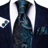 Prepracovaná kravatová sada v modrej farbe ( kravata + manžety + vreckovka )