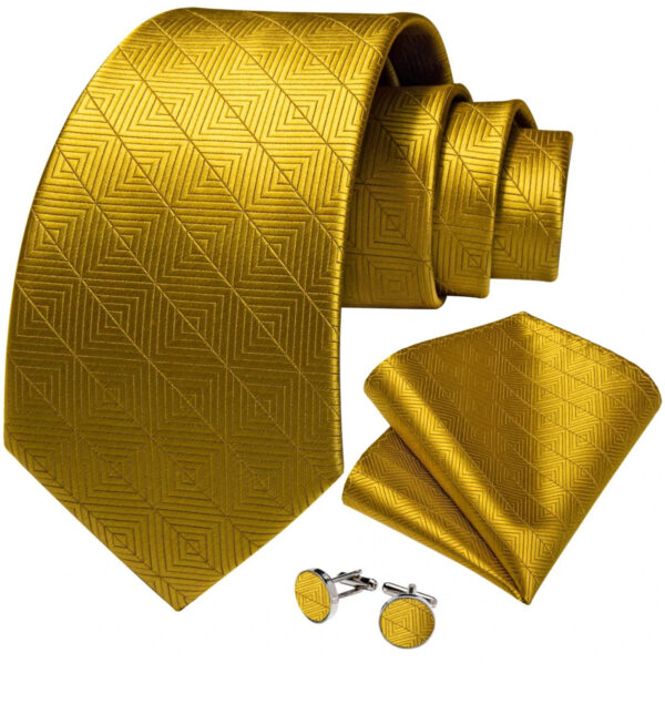 Sada s kravatou, vreckovkou a gombíkmi so zlatým vzorom