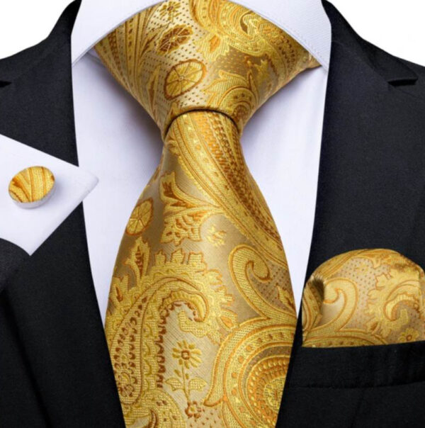 Sada s kravatou, vreckovkou a gombíkmi v zlatom dizajne