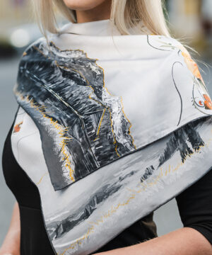 Luxusná hodvábna šatka VYSOKÉ TATRY - SIVÉ, 90 x 90cm, Vyrobená na Slovensku – Obrázok 7