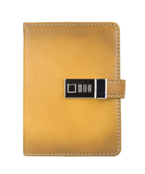 Alternative view of Kožený zápisník MIDDLE ručne tieňovaný s číselným zámkom so svetlo žltej farbe