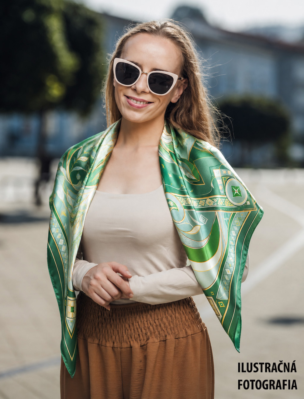 Luxusná hodvábna šatka LÍŠKA – ZELENÁ, 90 x 90cm, Vyrobené na Slovensku – Obrázok 7