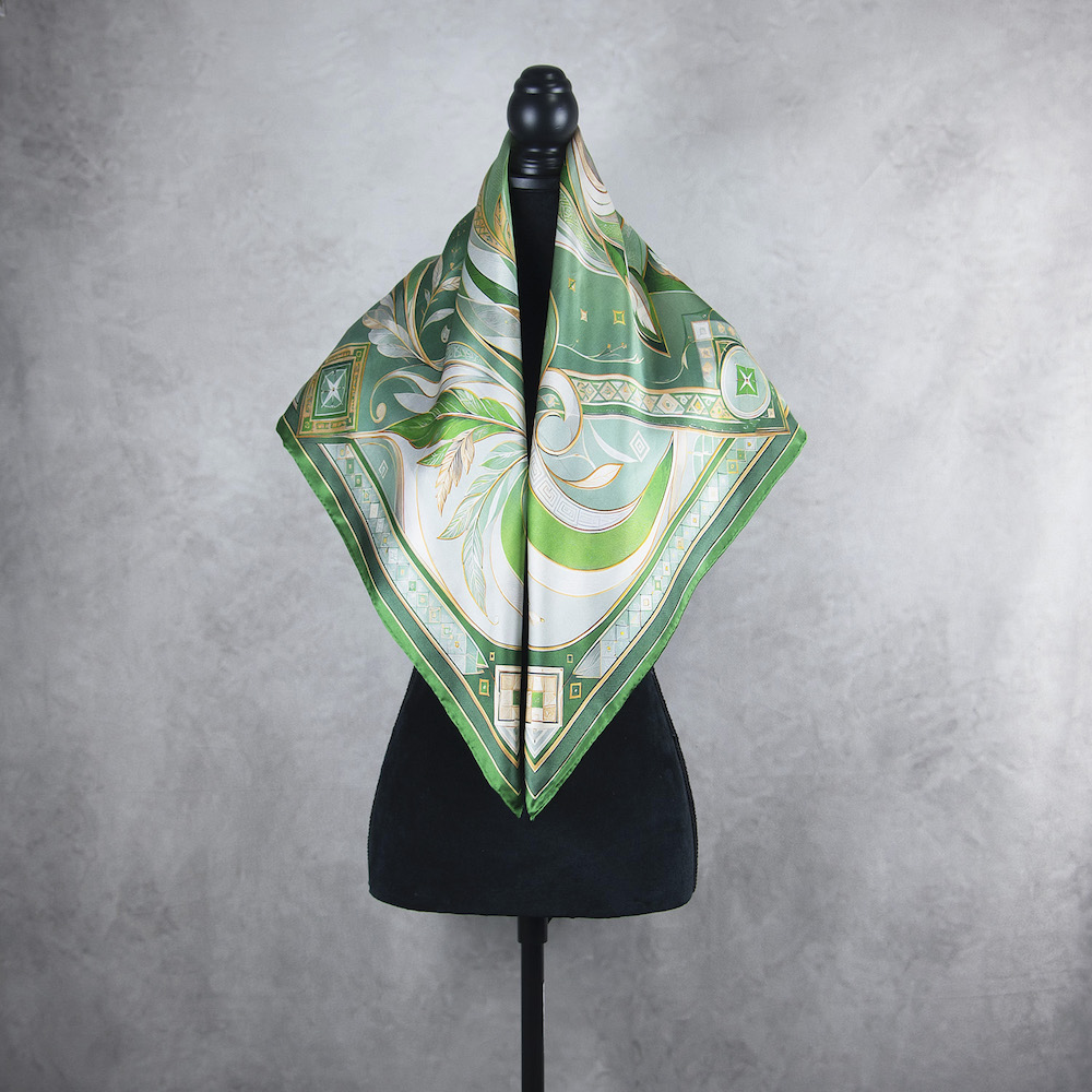 Luxusná hodvábna šatka LÍŠKA – ZELENÁ, 90 x 90cm, Vyrobené na Slovensku – Obrázok 4