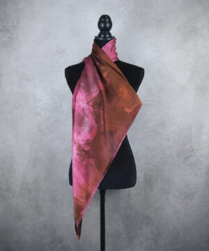Luxusná hodvábna šatka LIMITED_352, Ručná výroba na Slovensku, 90 x 90cm – Obrázok 4